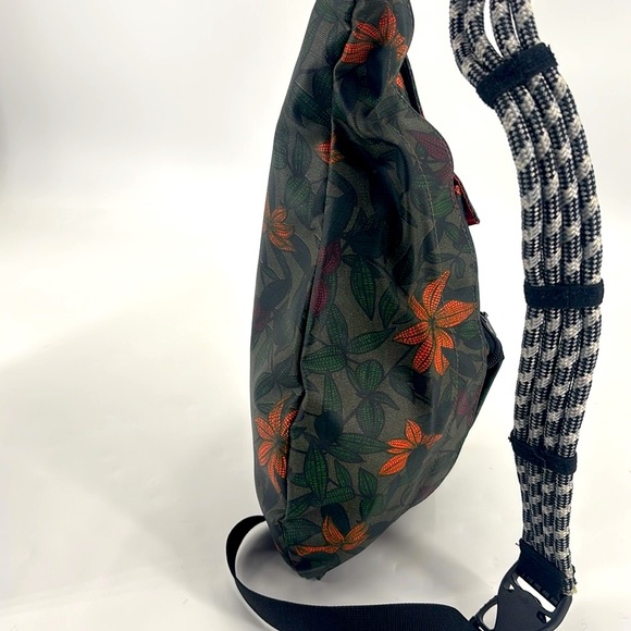 Kavu Limited Edition Floral Print Canvas Cotton Rope Sling Bag Outdoor Backpack - Picture 4 of 15